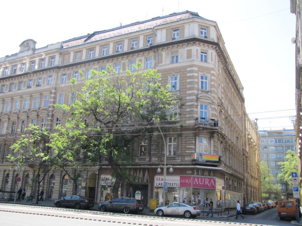 Friends Hostel & Apartments Budapest Exterior foto